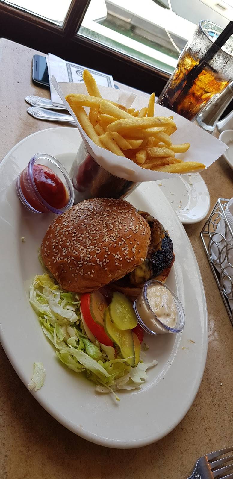 The Cheesecake Factory | restaurant | 605 N Harbor Dr, Redondo Beach, CA 90277, USA | 3103760466 OR +1 310-376-0466