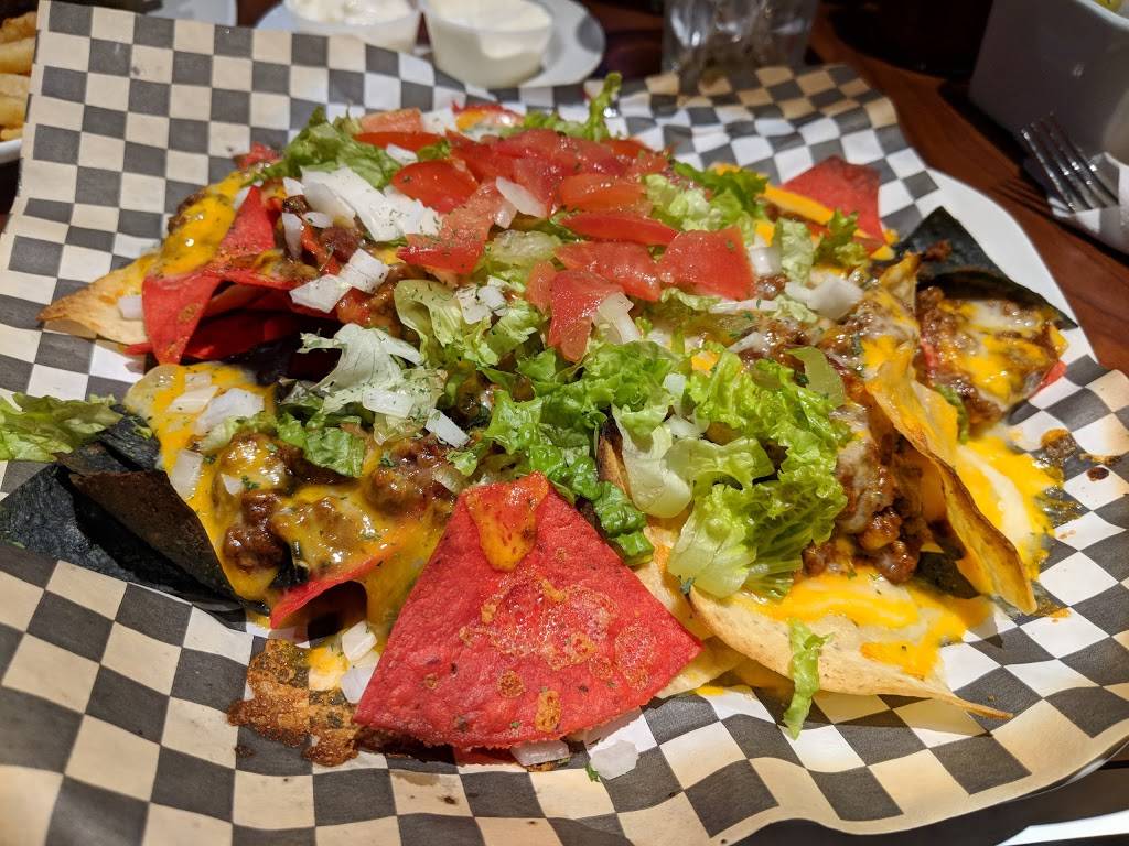 Watts Restaurant | restaurant | 1 Eglinton Square, Scarborough, ON M1L 2K1, Canada | 4167550523 OR +1 416-755-0523