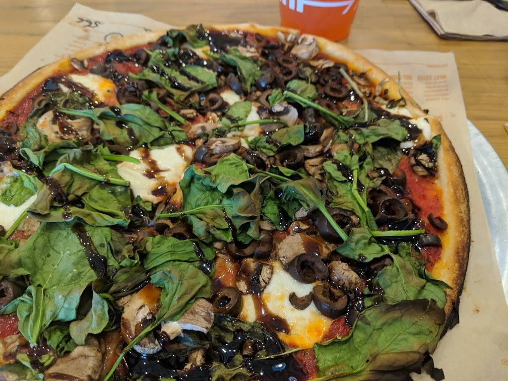 Blaze Pizza | meal takeaway | 15 U.S. 9, Manalapan Township, NJ 07726, USA | 7327861822 OR +1 732-786-1822