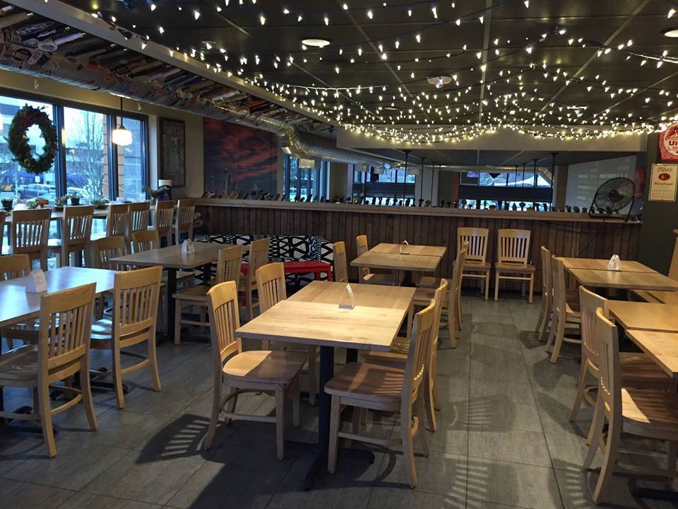 Watershed Pub & Kitchen | restaurant | 10104 3rd Ave NE, Seattle, WA 98125, USA | 2067297433 OR +1 206-729-7433