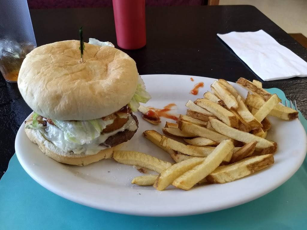 The Pepper Tree | restaurant | 2061 US-522, Selinsgrove, PA 17870, USA | 5703747211 OR +1 570-374-7211