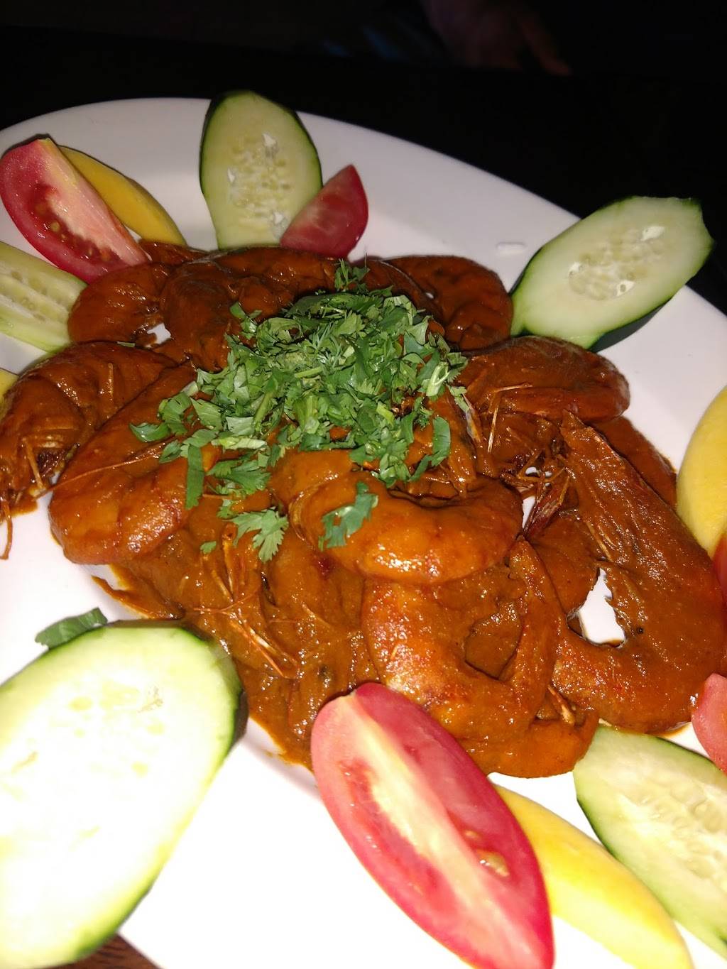 Birrieria y Mariscos El Apatzingan | restaurant | 215 N Douty St, Hanford, CA 93230, USA | 5595875087 OR +1 559-587-5087