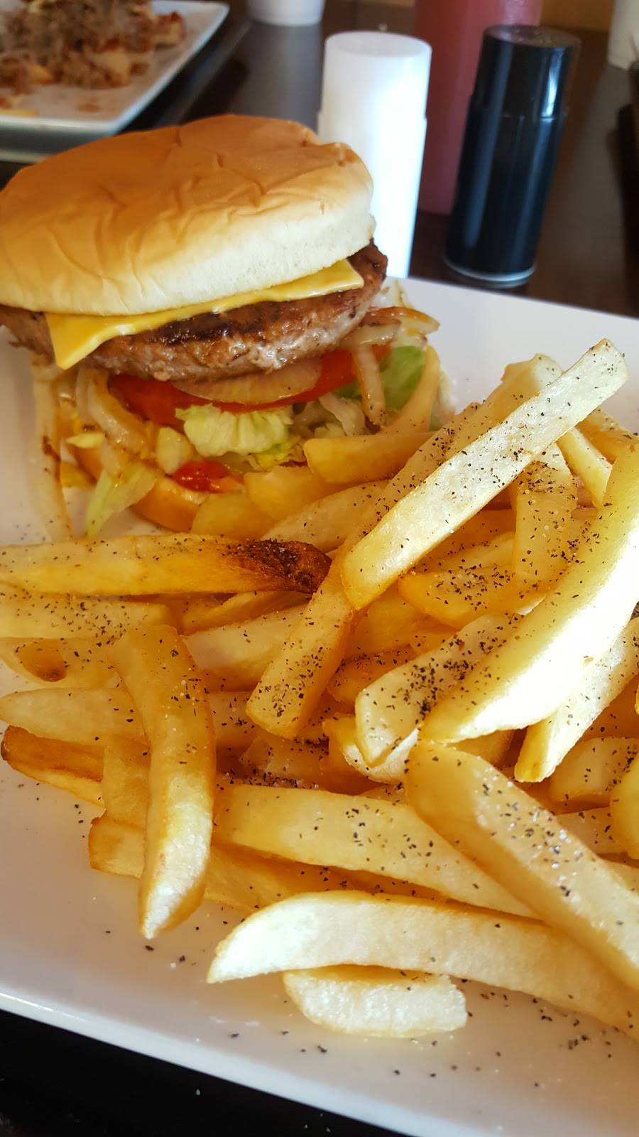 Reeses Bar-B-Q | restaurant | 4606 Winchester Rd, Memphis, TN 38118, USA | 9013661497 OR +1 901-366-1497