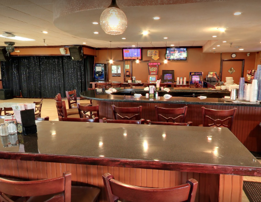 Sportsmens Den | restaurant | 15001 Sibley Rd, Riverview, MI 48193, USA | 7344794800 OR +1 734-479-4800