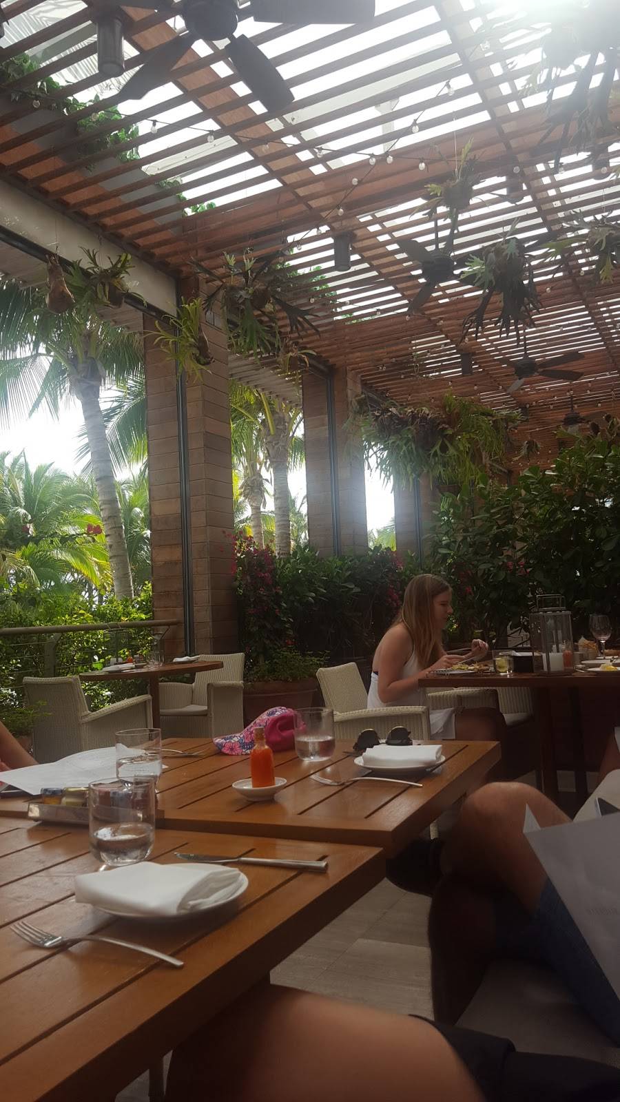 Tropicale | restaurant | 2901 Collins Ave, Miami Beach, FL 33140, USA | 7862574500 OR +1 786-257-4500