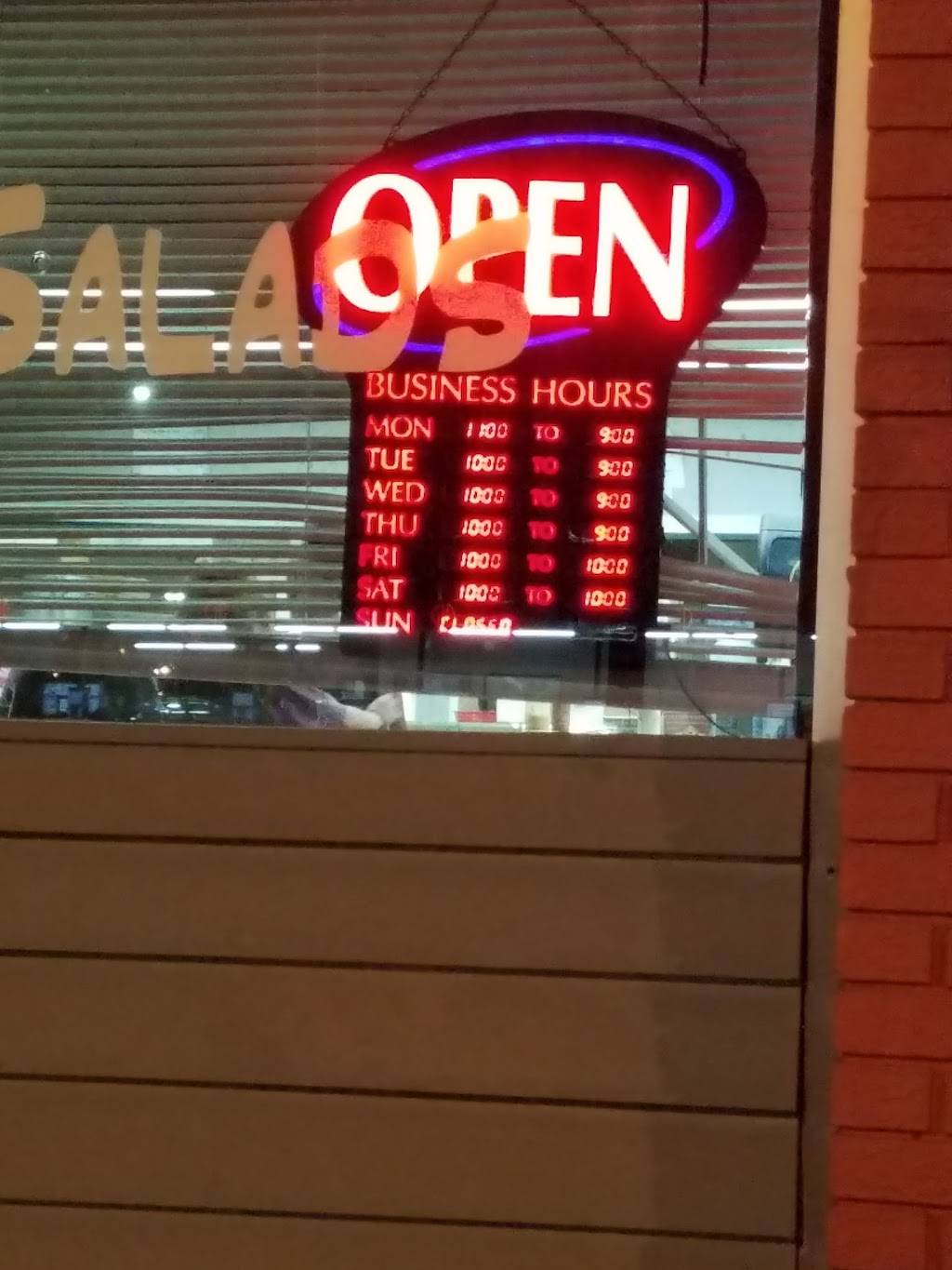 Wings Fish & More | restaurant | 217 Alabama St, Columbus, MS 39702, USA | 6623296111 OR +1 662-329-6111