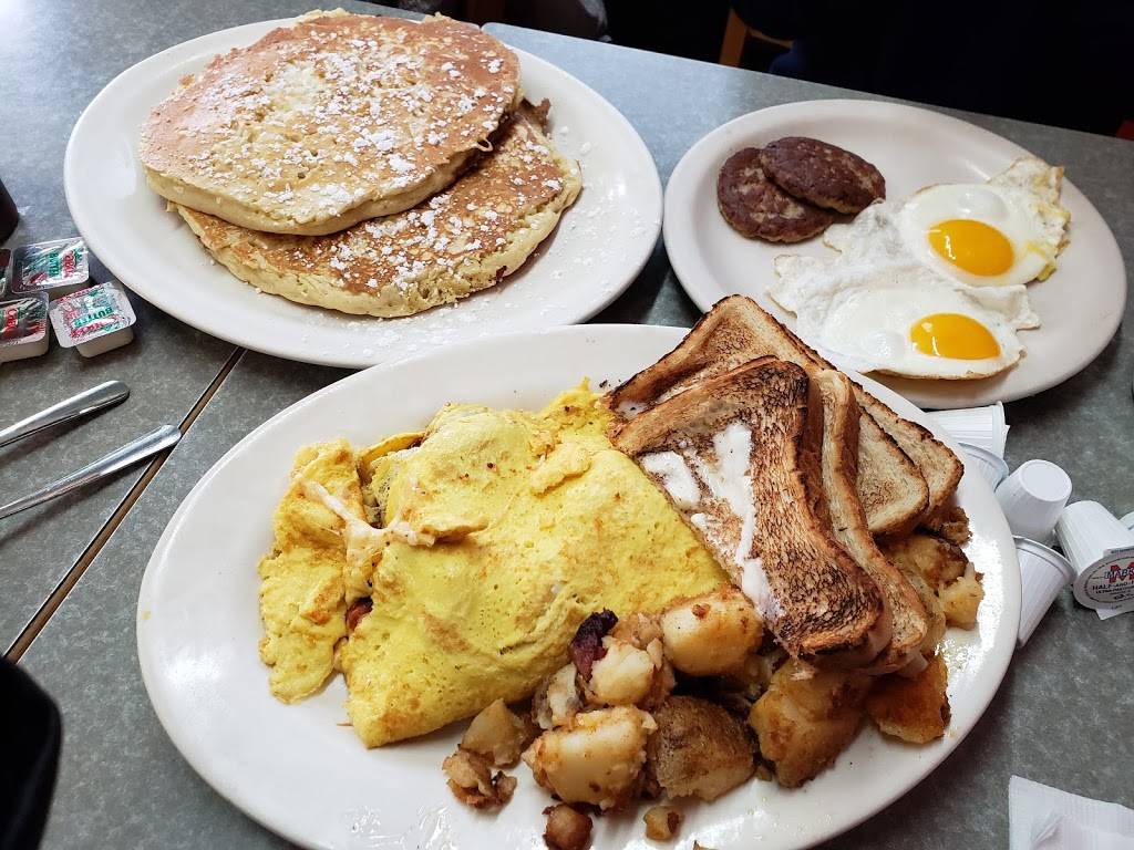 Kristins Restaurant | restaurant | 349 Washington St, Braintree, MA 02184, USA | 7818432022 OR +1 781-843-2022