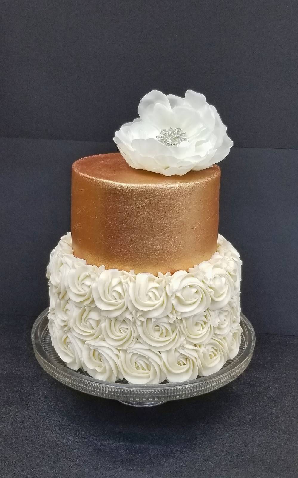 Hollys Sweet Treats | bakery | 205 S Main St, Hutchinson, KS 67501, USA | 6208889866 OR +1 620-888-9866