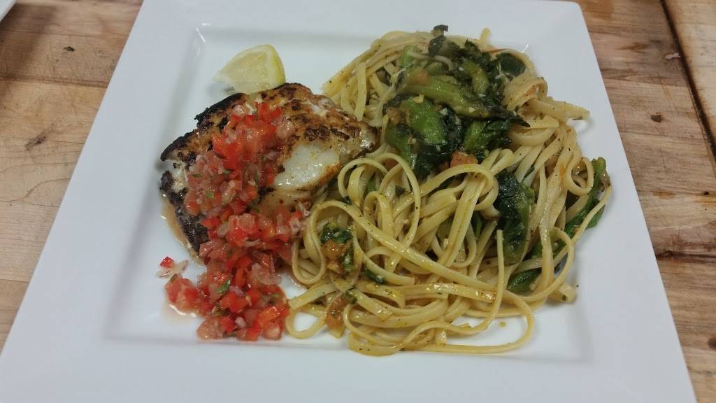 Enzos Trattoria | restaurant | 1063 Erie St E, Windsor, ON N9A 3Z2, Canada | 5192546213 OR +1 519-254-6213