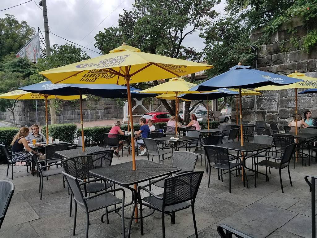 Catherine Rooneys | restaurant | 1616 Delaware Ave, Wilmington, DE 19806, USA | 3026549700 OR +1 302-654-9700