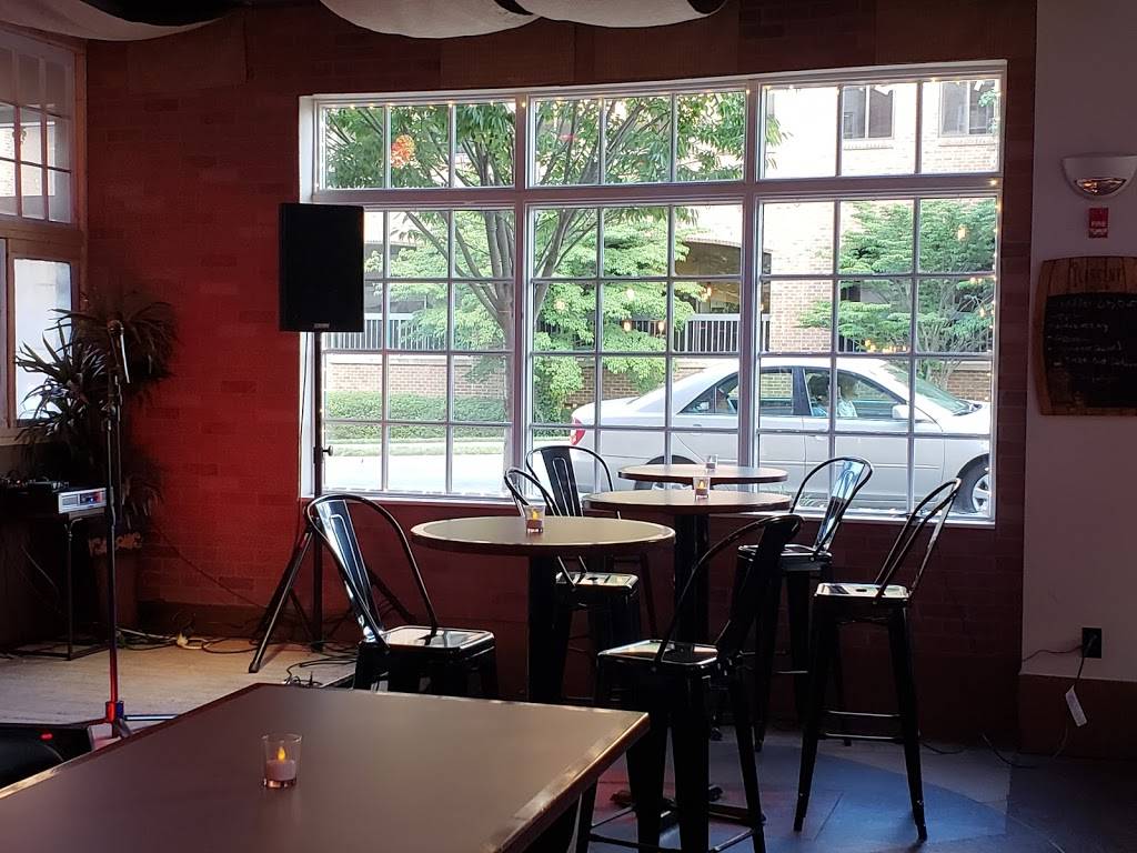 Hells Kitchen Pizzeria | restaurant | 3950 University Dr, Fairfax, VA 22030, USA | 7033571957 OR +1 703-357-1957