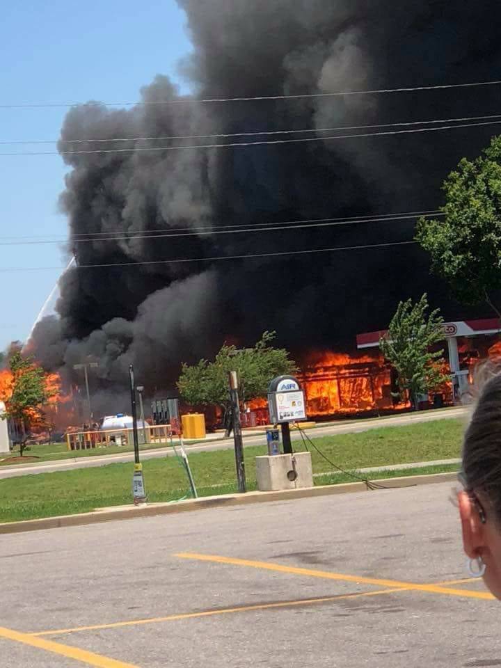 Flying J Travel Center | restaurant | 703 MO-80, Matthews, MO 63867, USA | 5734723336 OR +1 573-472-3336