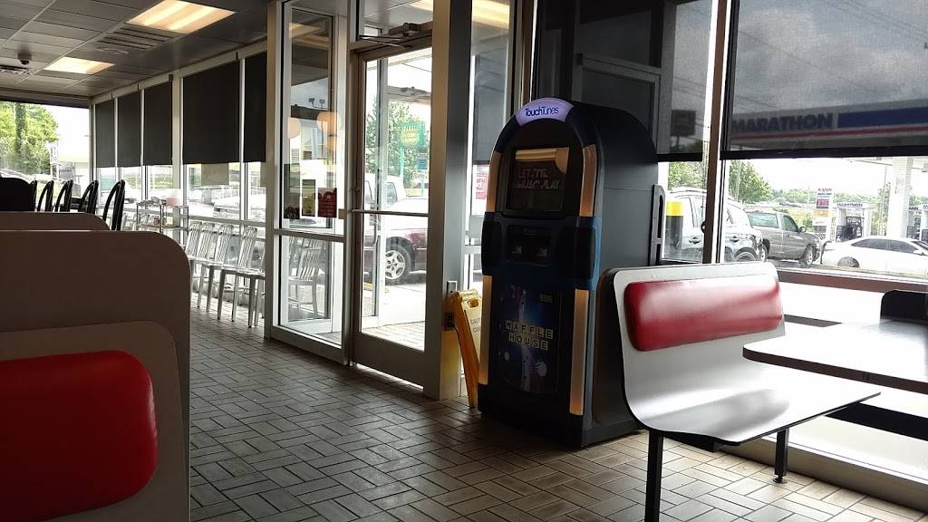 Waffle House | meal takeaway | 228 W Trinity Ln, Nashville, TN 37207, USA | 6152629139 OR +1 615-262-9139