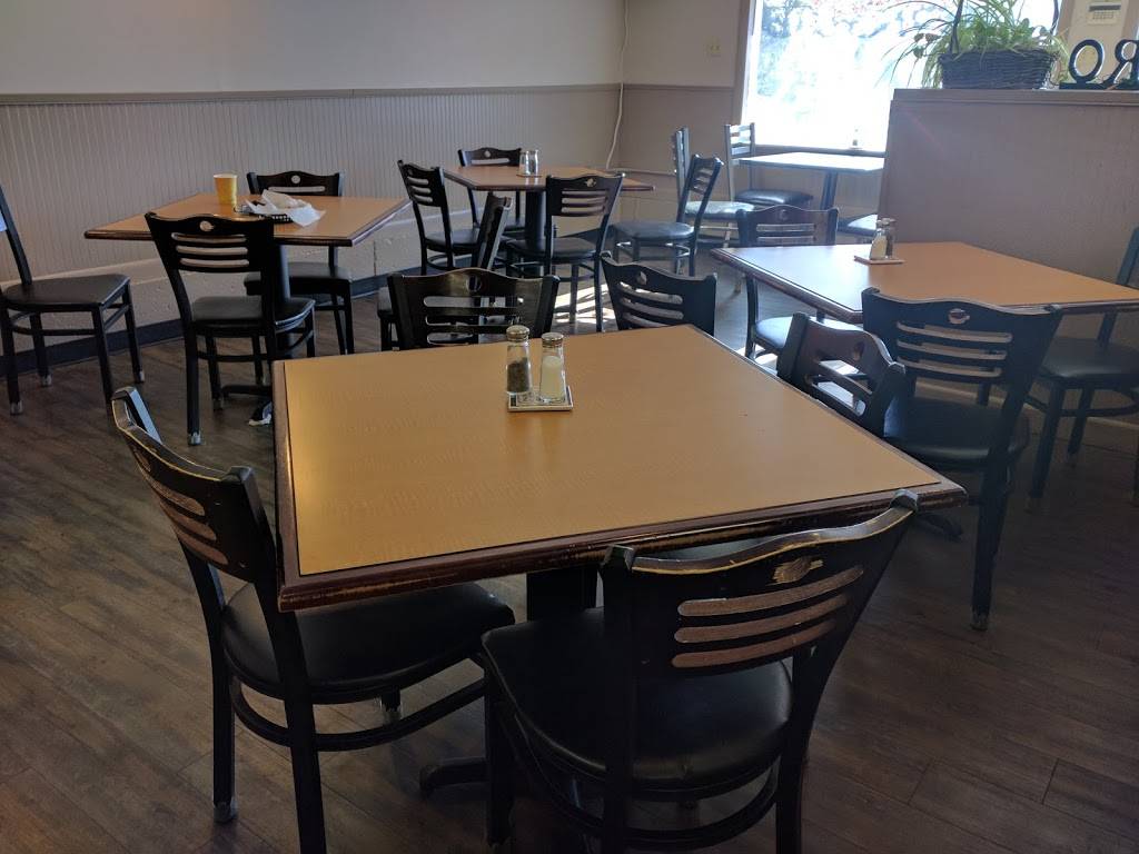 Tims Bistro | restaurant | 467 S Main St, Colchester, CT 06415, USA | 8605376974 OR +1 860-537-6974