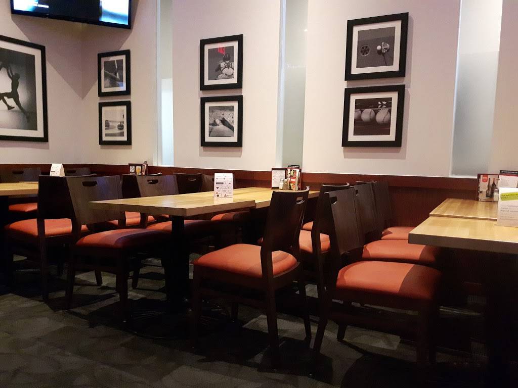 Boston Pizza | restaurant | 102 Broadway, Tillsonburg, ON N4G 3P6, Canada | 5198429797 OR +1 519-842-9797