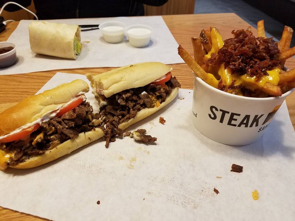 Steak Escape | restaurant | 2440 Lake Cir Dr, Indianapolis, IN 46268, USA | 3178205411 OR +1 317-820-5411