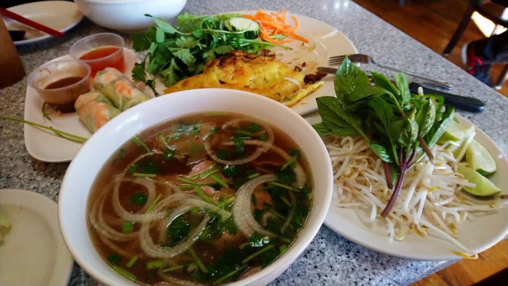 King Pho | restaurant | 5414 W Devon Ave, Chicago, IL 60646, USA | 2242364566 OR +1 224-236-4566