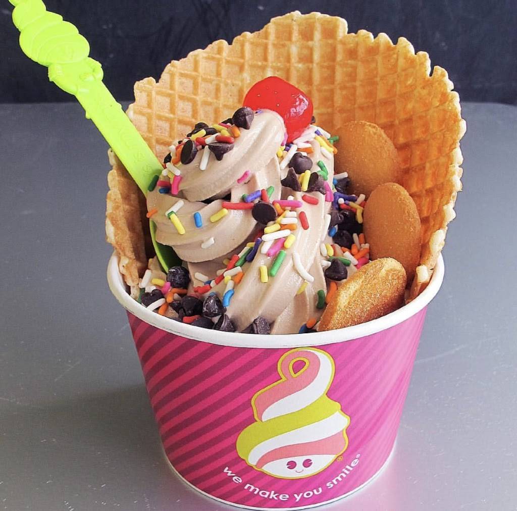 Menchies Frozen Yogurt | bakery | 251 N Brand Blvd, Glendale, CA 91203, USA | 8186491152 OR +1 818-649-1152