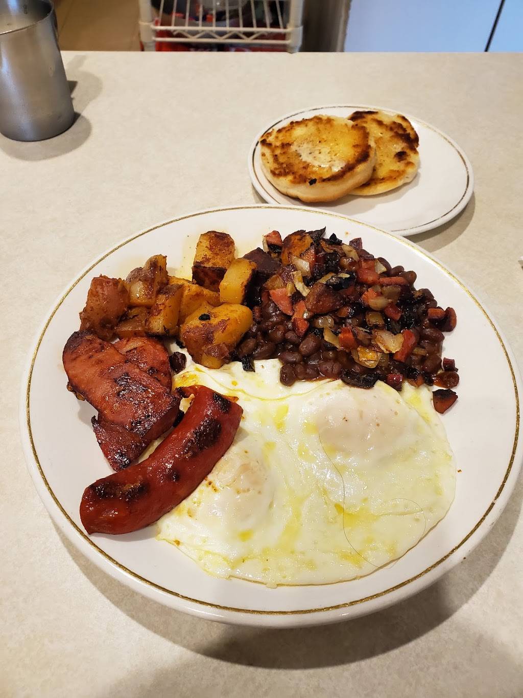 Sandi Rose Cafe | restaurant | 450 E Center St, West Bridgewater, MA 02379, USA | 5085803447 OR +1 508-580-3447