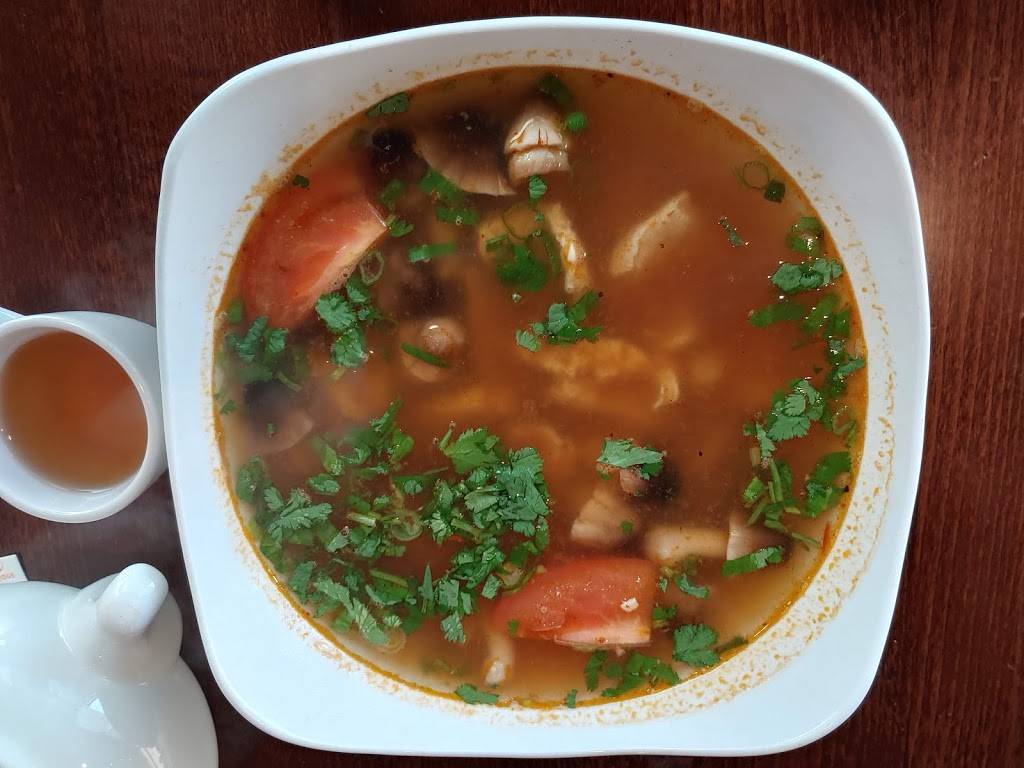 Thai House | restaurant | 2101 N 120th St, Omaha, NE 68164, USA | 4028844275 OR +1 402-884-4275