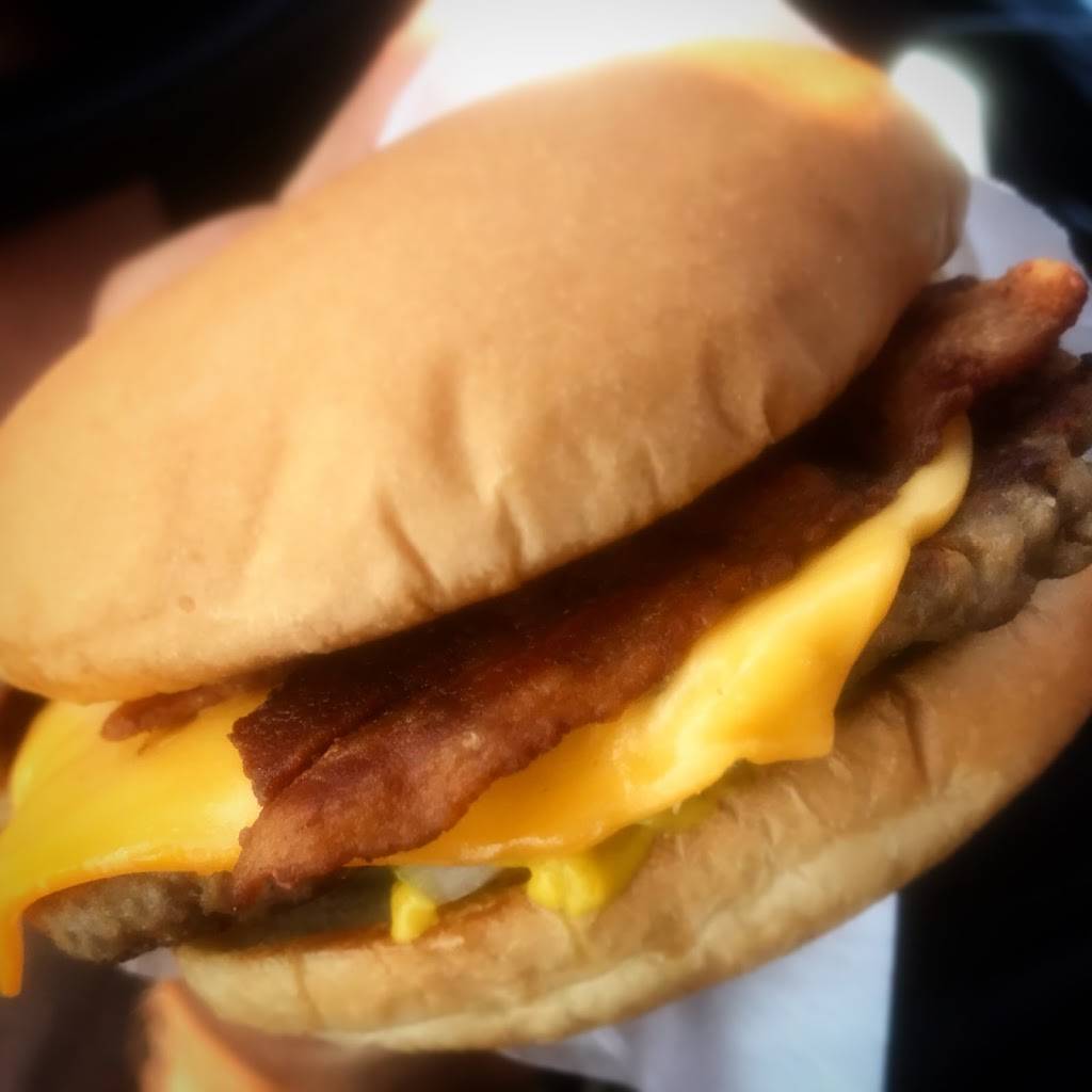 Dairy Freez | restaurant | 368 County Rd 34, Essex, ON N8M 2X5, Canada | 5198394703 OR +1 519-839-4703