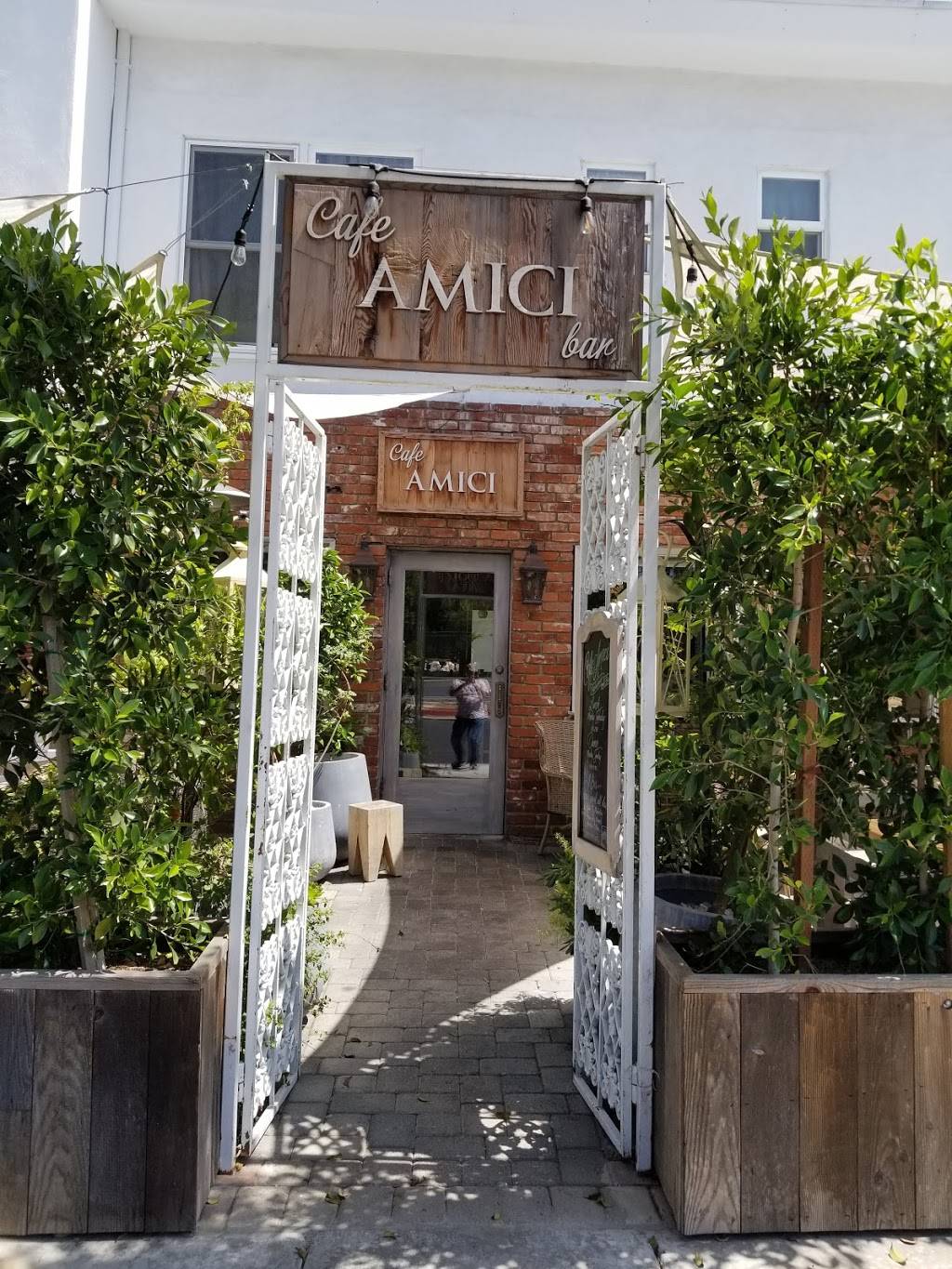 Café Amici Beverly Hills | cafe | 469 N Doheny Dr, Beverly Hills, CA 90210, USA | 3108580271 OR +1 310-858-0271