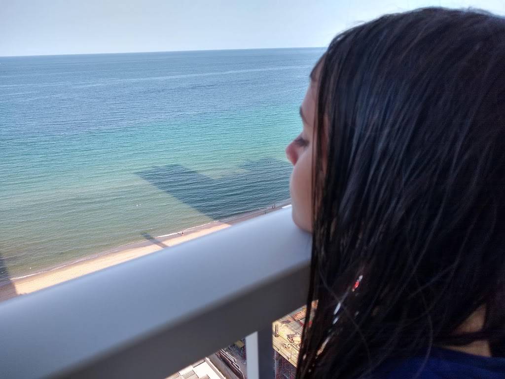 Hemispheres Oceanside Snackbar | restaurant | 1960 S Ocean Dr, Hallandale Beach, FL 33009, USA | 9544541111 OR +1 954-454-1111