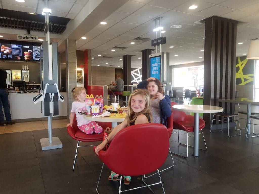 McDonalds | cafe | 10863 E I25 Frontage Rd, Longmont, CO 80504, USA | 3036519608 OR +1 303-651-9608