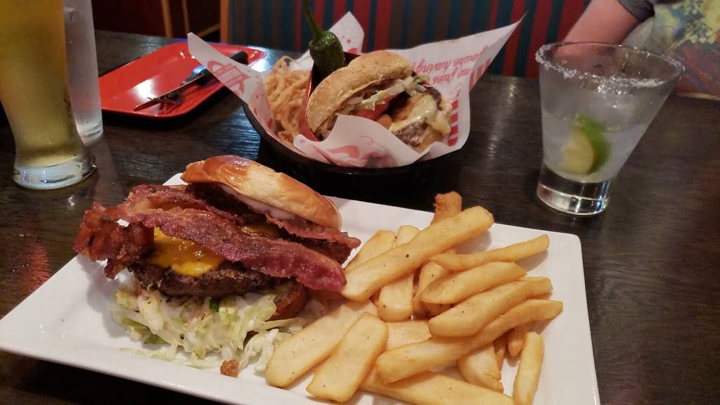 Red Robin Gourmet Burgers and Brews | restaurant | 450 Brandon Town Center Dr, Brandon, FL 33511, USA | 8136844629 OR +1 813-684-4629