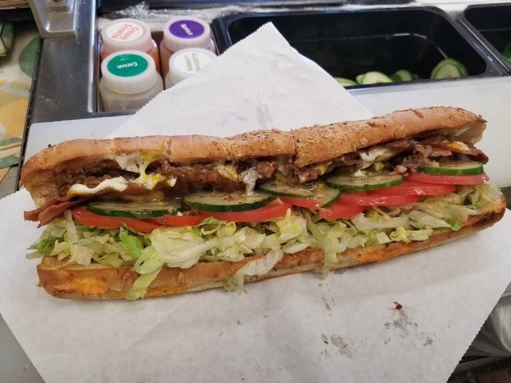 Subway | restaurant | 1777 N Tamiami Trail, Sarasota, FL 34234, USA | 9413160337 OR +1 941-316-0337