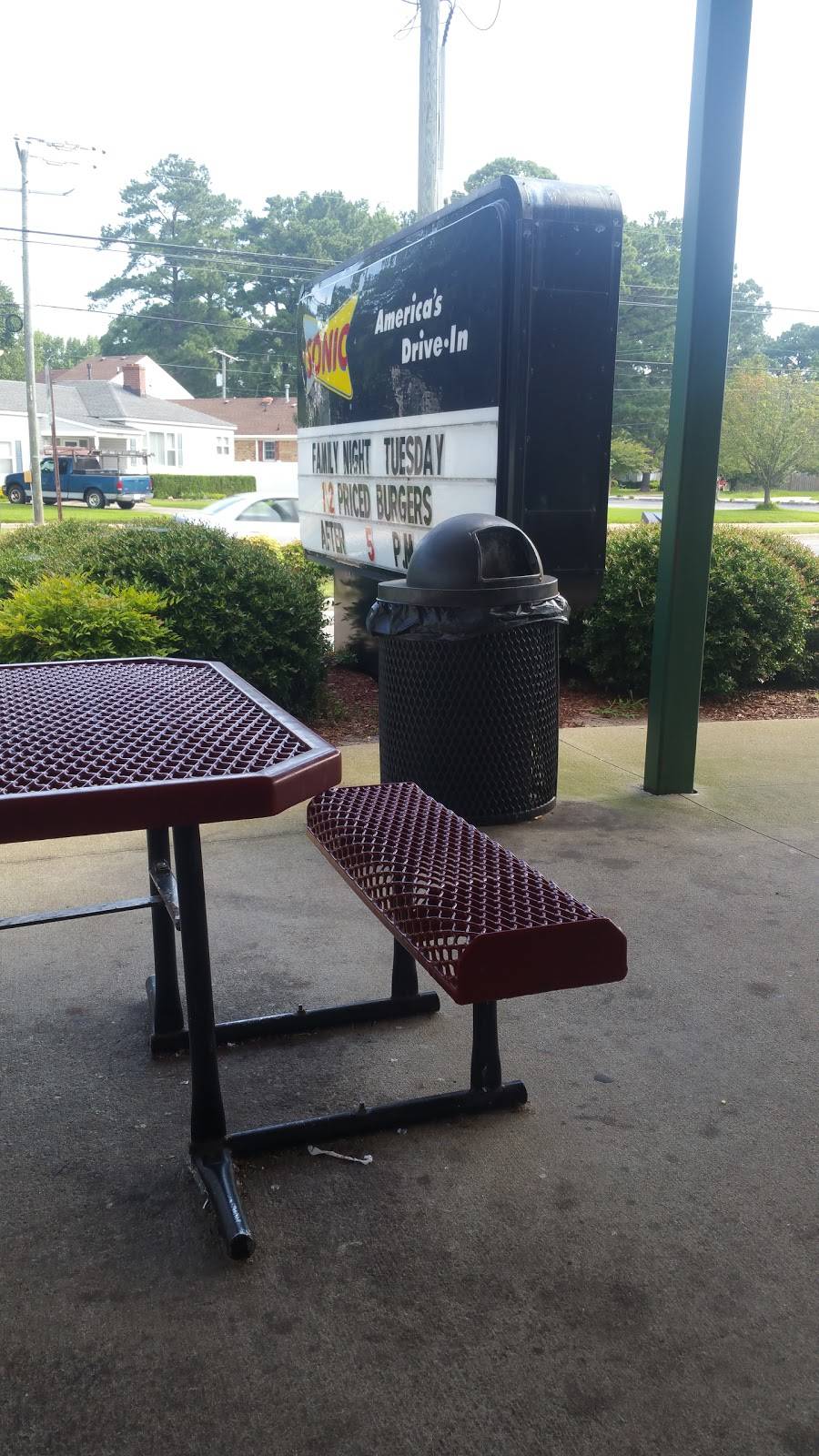 Sonic Drive-In | restaurant | 5755 Portsmouth Blvd, Portsmouth, VA 23701, USA | 7574657093 OR +1 757-465-7093