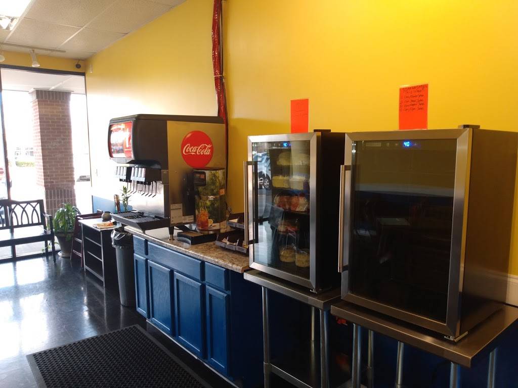 Big Myrts Wings and Things | restaurant | 6525 Memphis Arlington Rd #103, Memphis, TN 38135, USA | 9012498541 OR +1 901-249-8541