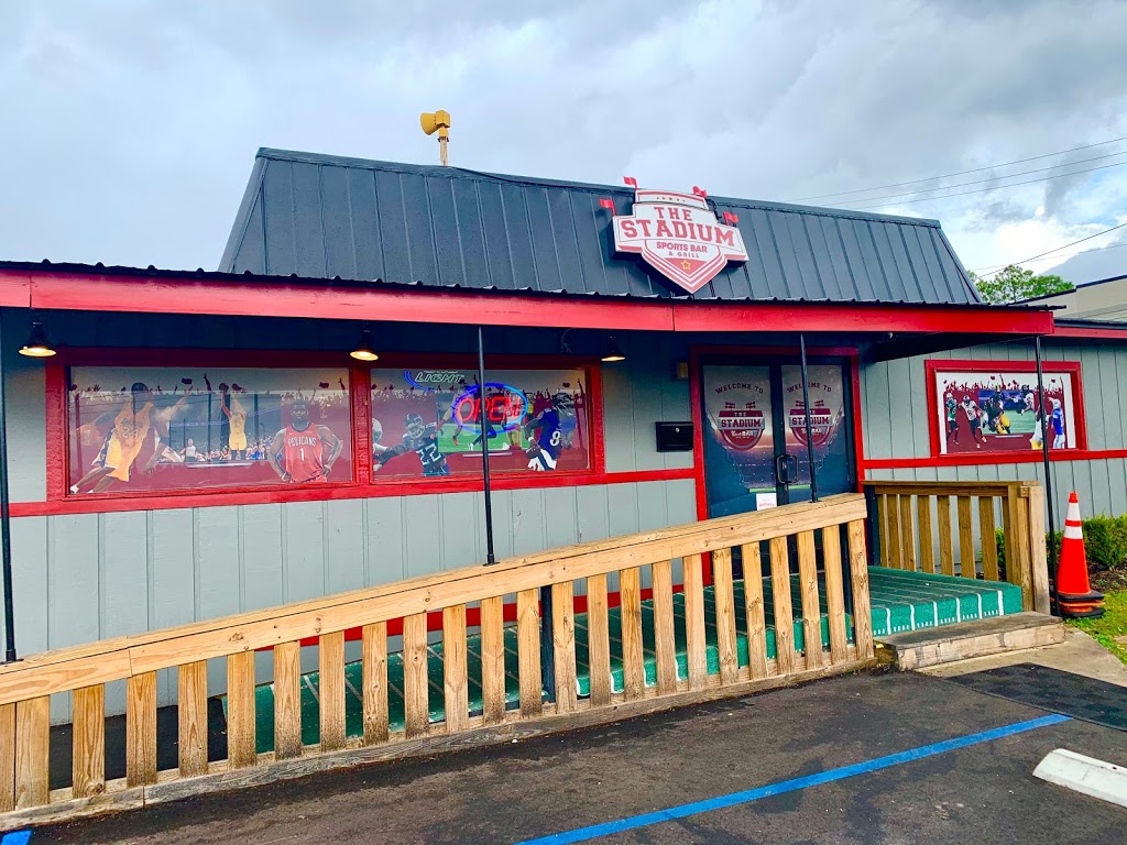 The Stadium Sports Bar and Grille | restaurant | 3156 Airport Blvd, Mobile, AL 36606, USA | 2517256487 OR +1 251-725-6487