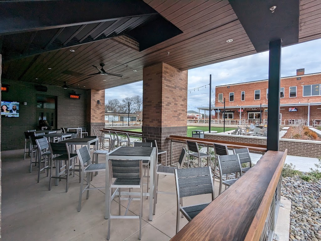 Off The Tracks Brewing | restaurant | 502 Cherry Rd #106, Rock Hill, SC 29730, USA | 8033266882 OR +1 803-326-6882