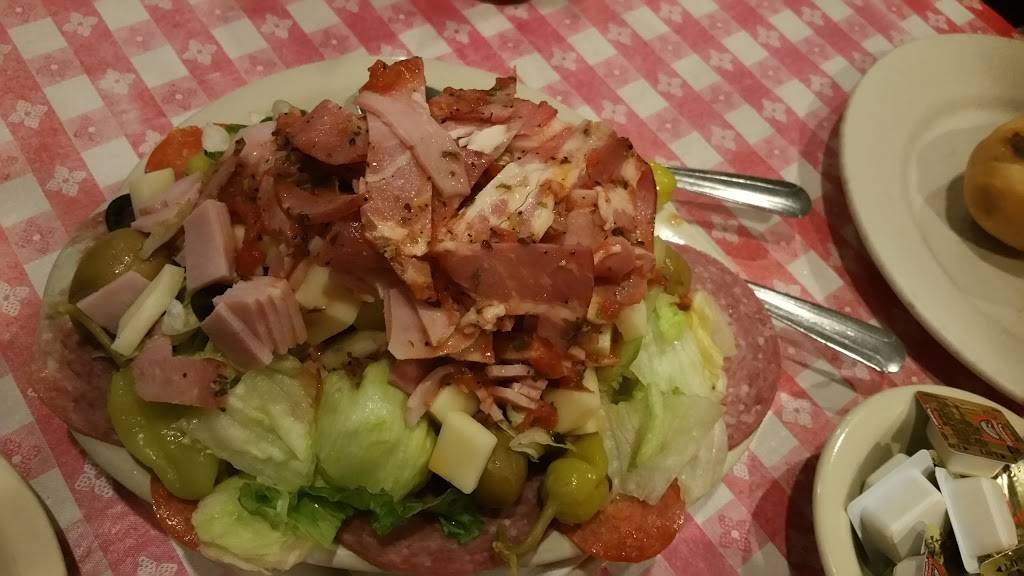 Filippis Pizza Grotto Poway | restaurant | 13000 Oak Knoll Dr, Poway, CA 92064, USA | 8587481800 OR +1 858-748-1800