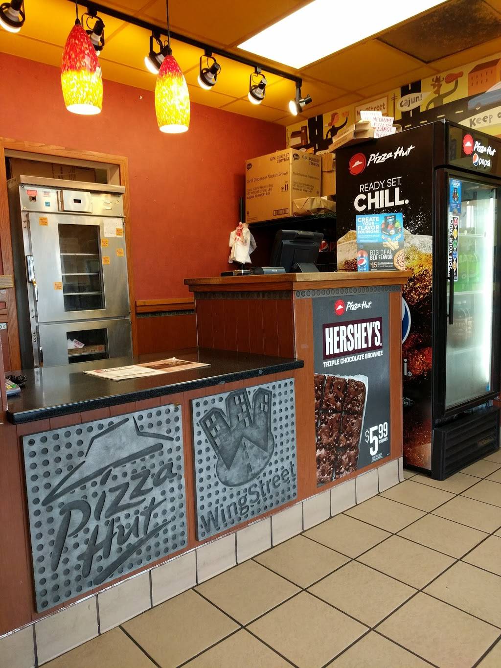 Pizza Hut | restaurant | 2437 E Plaza Blvd, National City, CA 91950, USA | 6194798400 OR +1 619-479-8400