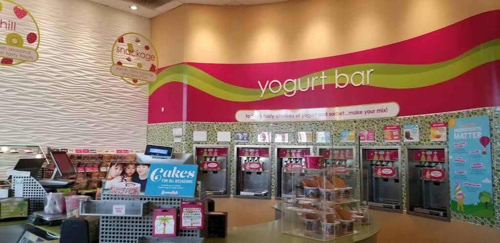 Menchies Frozen Yogurt | restaurant | 110 General Stilwell Dr Suite104, Marina, CA 93933, USA | 8313240236 OR +1 831-324-0236