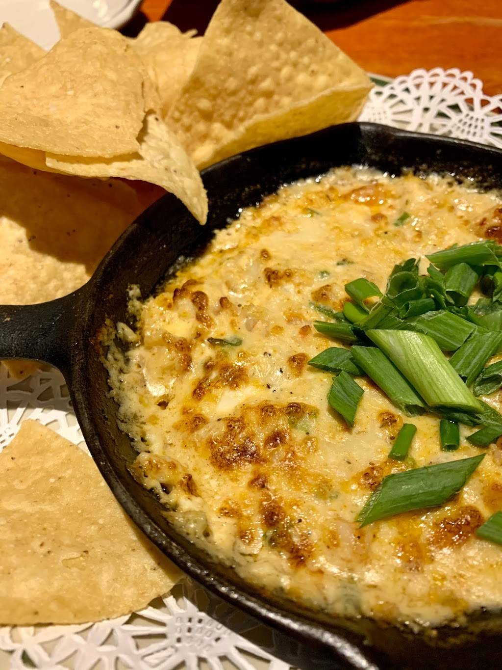 Blackfinn Ameripub - Uptown | restaurant | ​210, E Trade St Suite. 120-B, Charlotte, NC 28202, USA | 7049714440 OR +1 704-971-4440