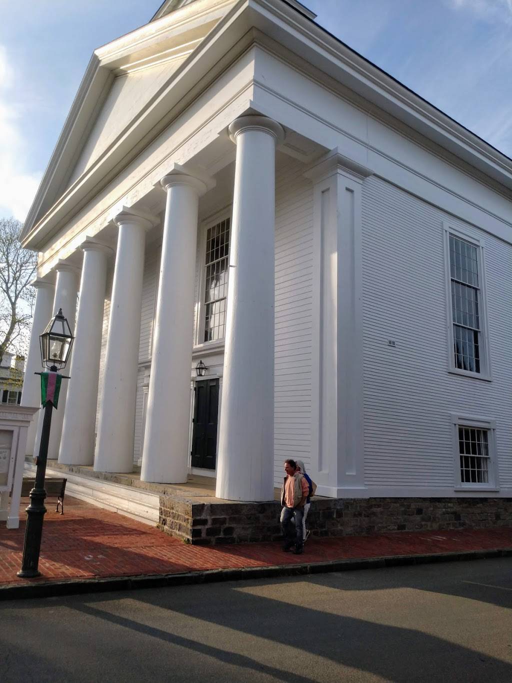 19 Raw Oyster Bar | restaurant | 19 Church St, Edgartown, MA 02539, USA | 7742240550 OR +1 774-224-0550