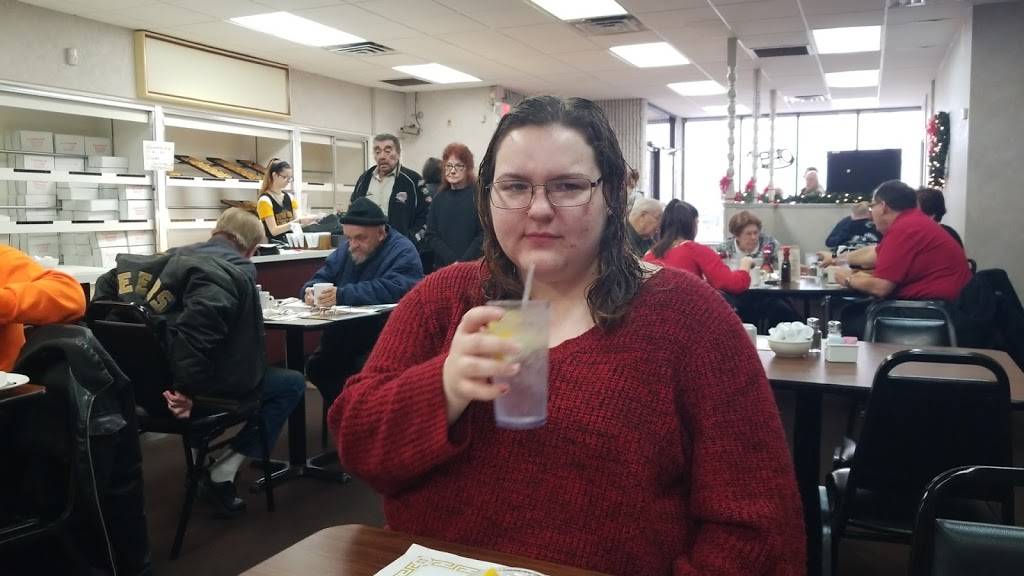 Landmark Restaurant | restaurant | 109 S Meridian Rd, Youngstown, OH 44509, USA | 3307921657 OR +1 330-792-1657