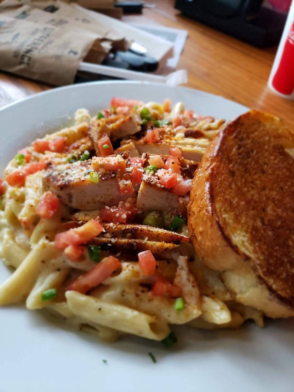 Chilis Grill & Bar | meal takeaway | 1497 Richmond Ave, Staten Island, NY 10314, USA | 7186970883 OR +1 718-697-0883