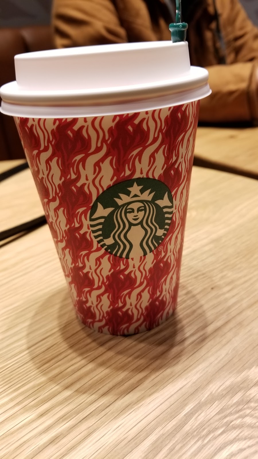 Starbucks | cafe | 3400 Holiday Dr, New Orleans, LA 70114, USA | 5043018867 OR +1 504-301-8867