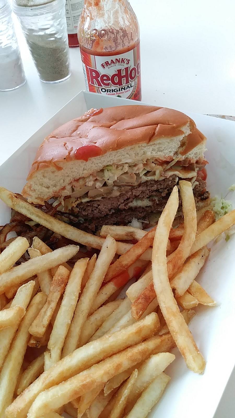 Mankins Causeway Cafe | cafe | 3397 Holden Beach Rd SW, Supply, NC 28462, USA | 9108463430 OR +1 910-846-3430