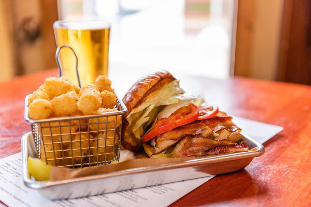 Franklins East Falls | restaurant | 3521 Bowman St, Philadelphia, PA 19129, USA | 2673367420 OR +1 267-336-7420