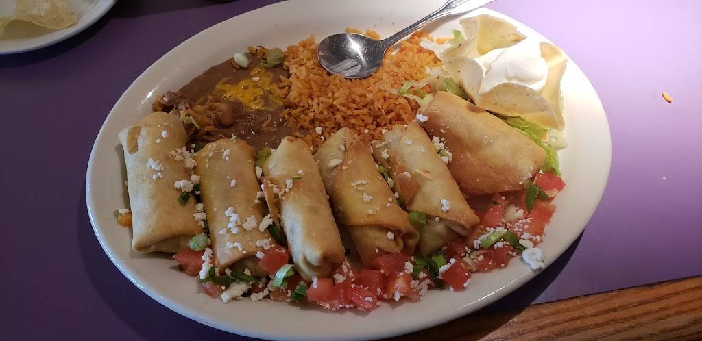 Mi Amigos Mexican Grill | restaurant | 1264 S Gilbert Rd, Mesa, AZ 85204, USA | 4808926822 OR +1 480-892-6822