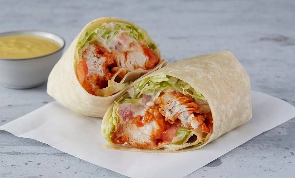 Wings Over Farmingdale‎ | restaurant | 221 Main St, Farmingdale, NY 11735, USA | 5167569464 OR +1 516-756-9464