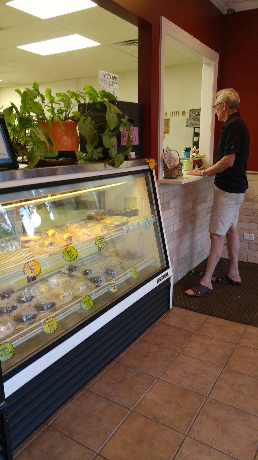 Gianorios Pizza & Pasta | restaurant | 434 S Main St, Lombard, IL 60148, USA | 6304959000 OR +1 630-495-9000