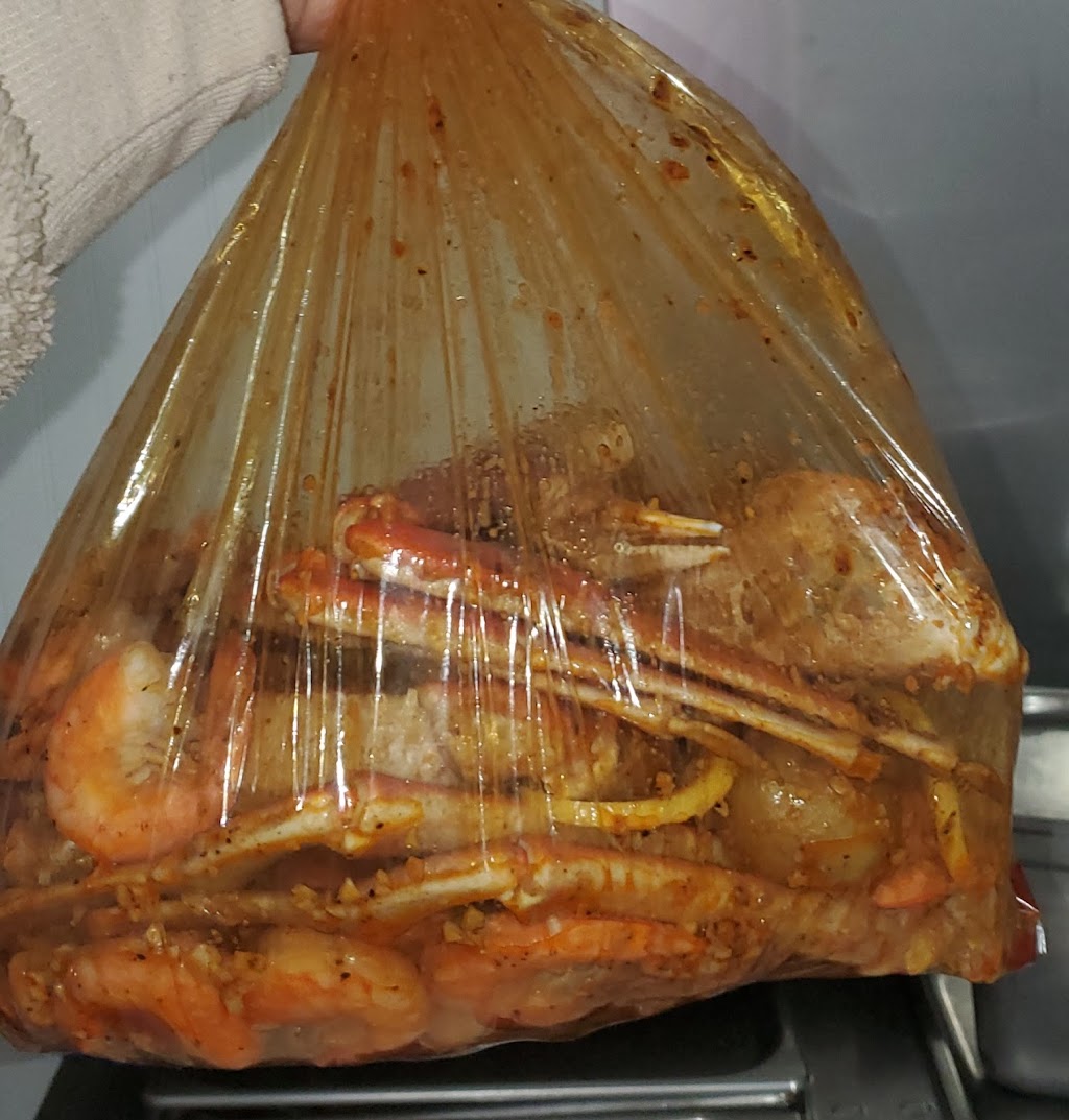 The Crackin Crab | restaurant | 106 S 1st St, Brownfield, TX 79316, USA | 8063325214 OR +1 806-332-5214