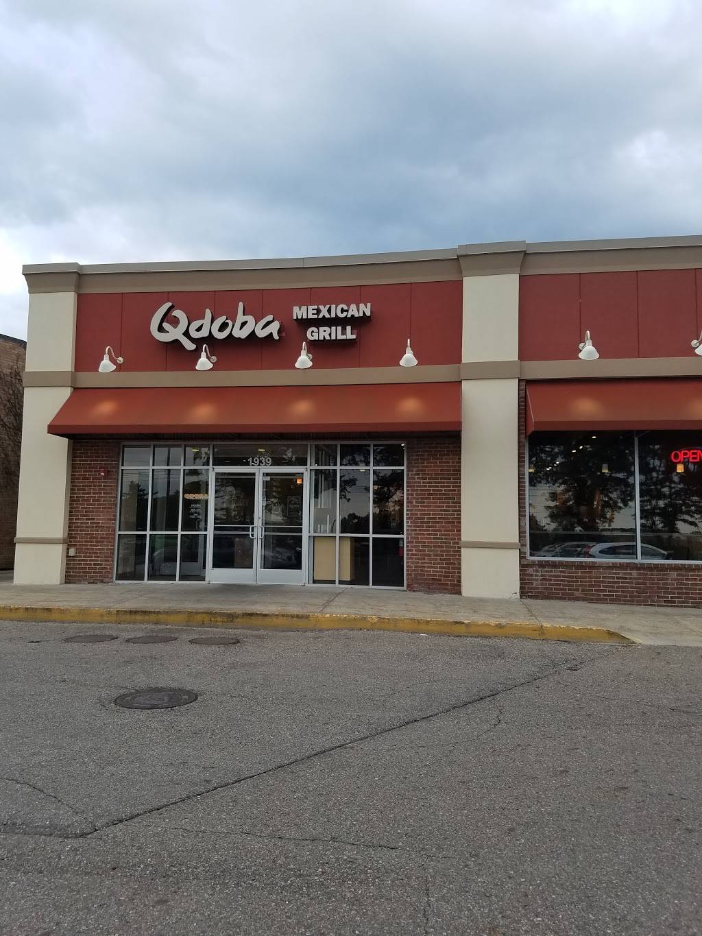 QDOBA Mexican Eats | restaurant | 1941 W Grand River Ave Suite B, Okemos, MI 48864, USA | 5175808121 OR +1 517-580-8121