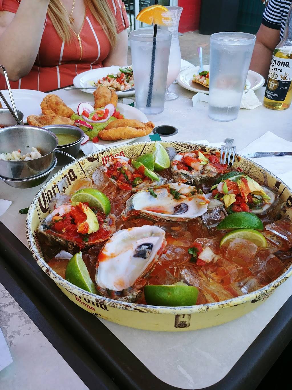 Fat Valdys Bar & Grill | restaurant | 5108 W Bluemound Rd, Milwaukee, WI 53208, USA | 4144430287 OR +1 414-443-0287